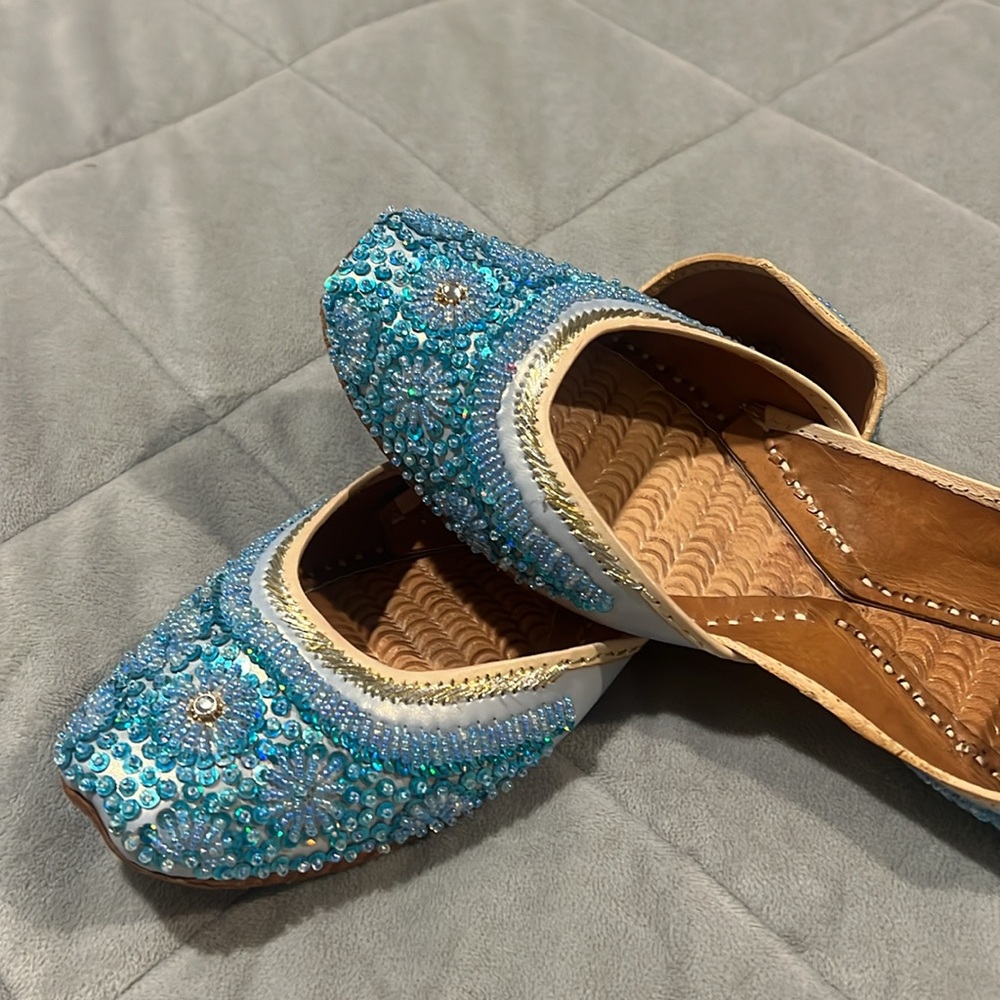 Gorgeous beaded flats. Unique details, shades of blue 🩵 Like New!